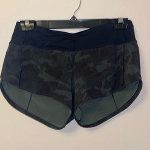 Lululemon, size 4, shorts